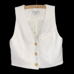Aritzia Wilfred Cropped Vest 3 button in Ivory size xxs
